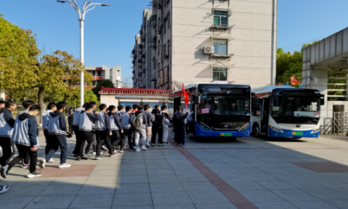 含山長運公交公司承接學校旅游包車